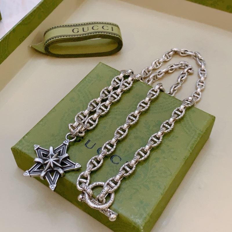 G*u*i necklaces